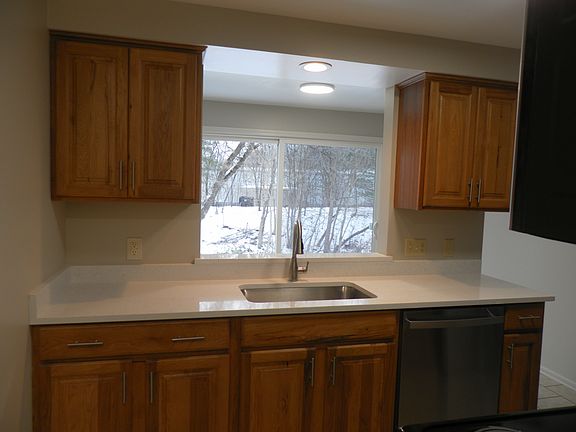 3rd image of 9 Arbor Ct