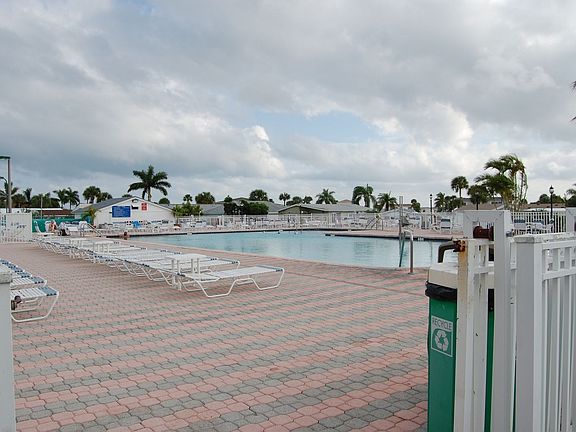 One of two pools. This is the Island Pool, a 2 minute walk from 586.