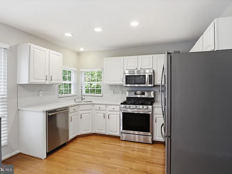 423 Foxridge Dr SW — Photo 14