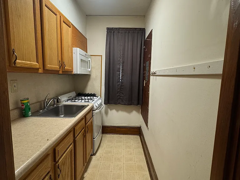 403 Spring St #4 — Photo 6