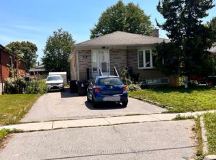 32 Romulus Dr N, Toronto, ON M1K 4C2