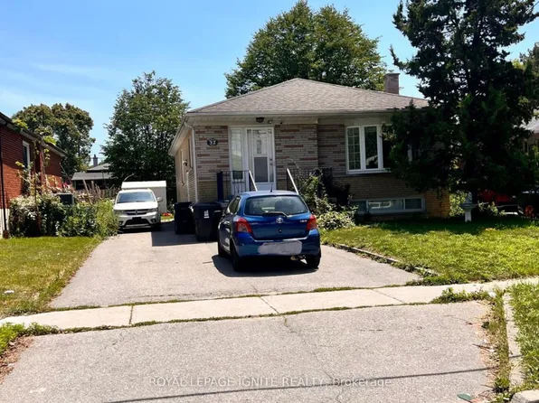 32 Romulus Dr N, Toronto, ON M1K 4C2