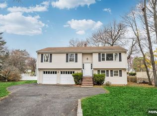 415 Goffle Rd, Wyckoff, NJ 07481