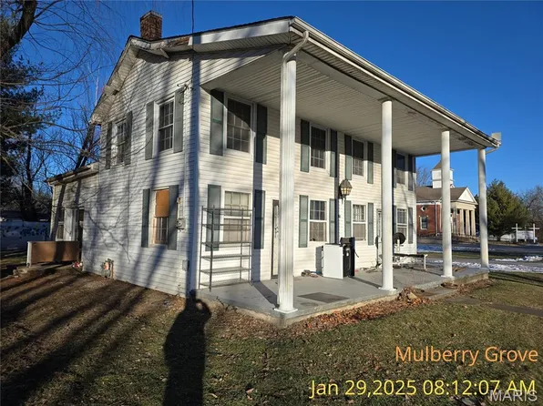 305 N Maple St, Mulberry Grove, IL 62262