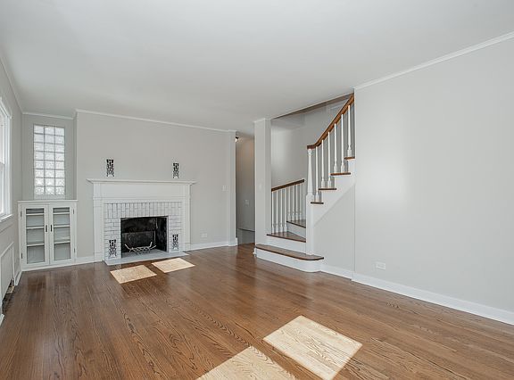 2nd image of 9347 S Richmond Ave