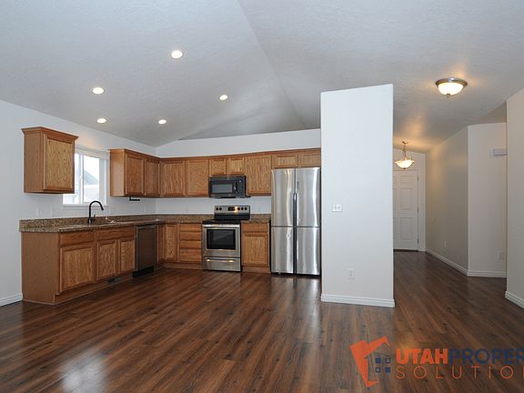 3rd image of 1864 E Revere Way