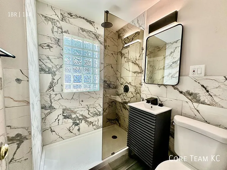 103 W 51st St #2E — Photo 8