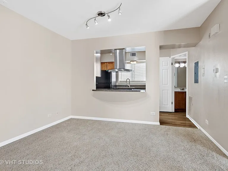 1621 Westminster Dr #112 — Photo 22