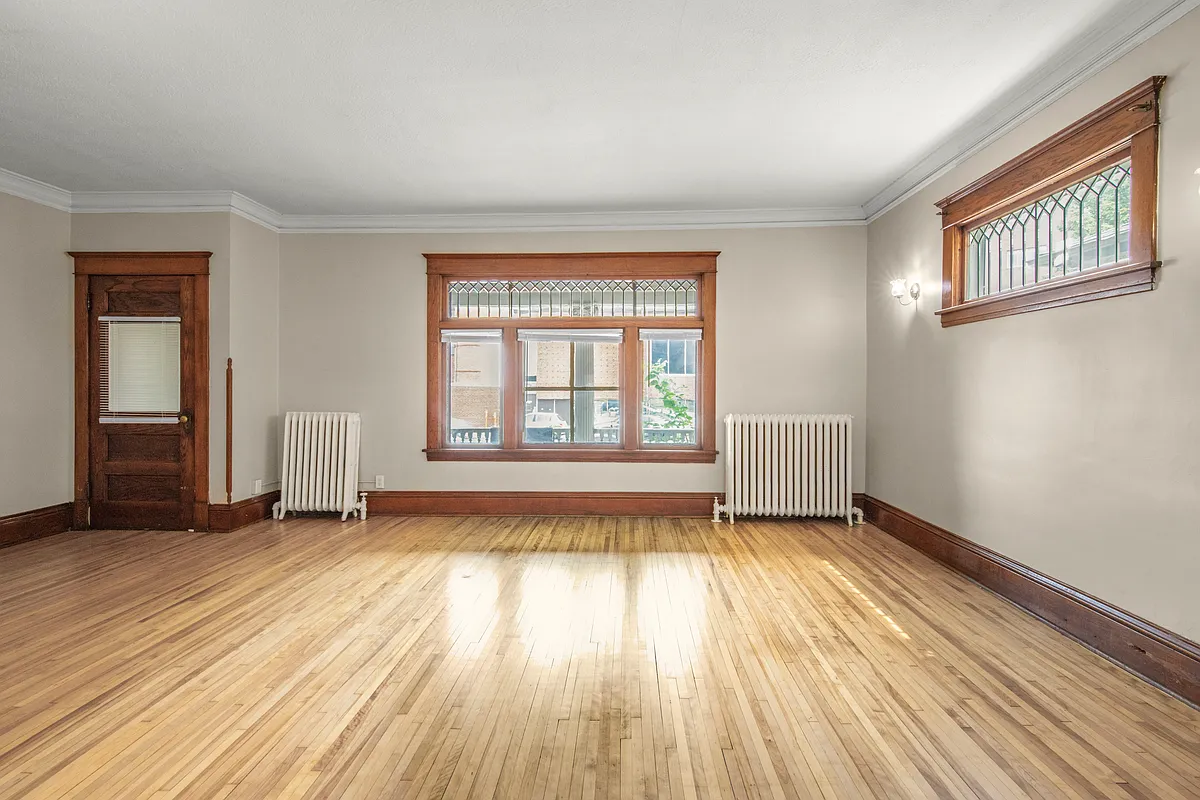 Building Photo - 2622 Chicago Ave #2622