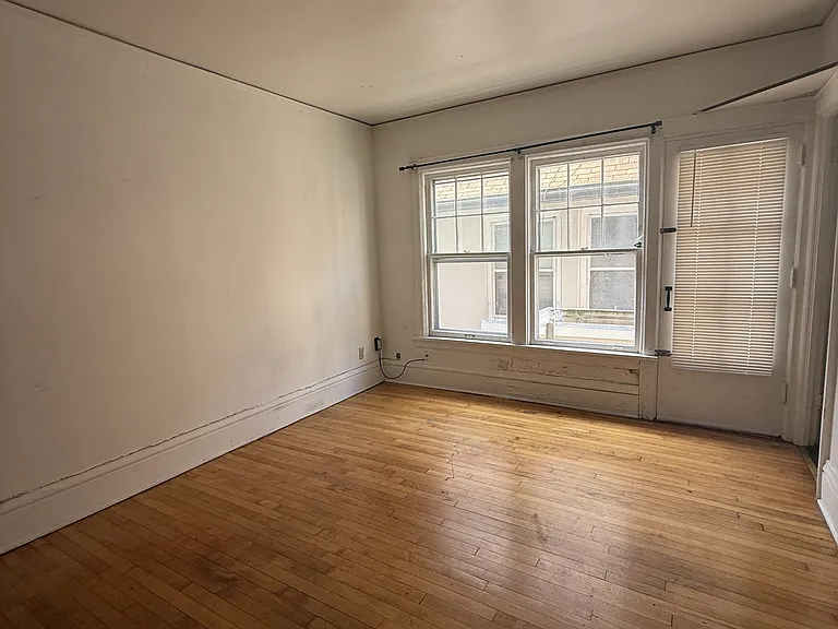 622 Howard Pl — Photo 3