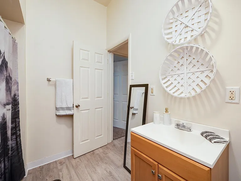 612 W Market St #1 — Photo 16