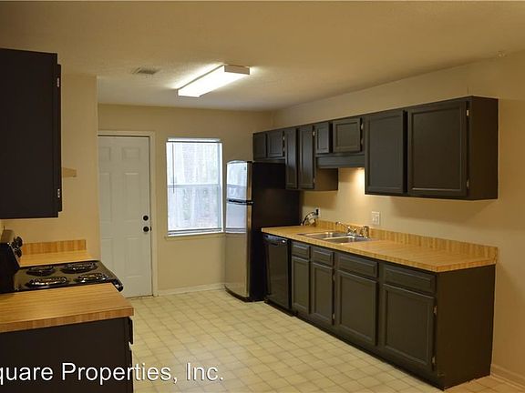 3rd image of 908 Westland Dr