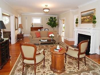 3rd image of 110 Lorraine Ave