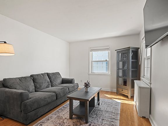 5th image of 155 Bergen Ave