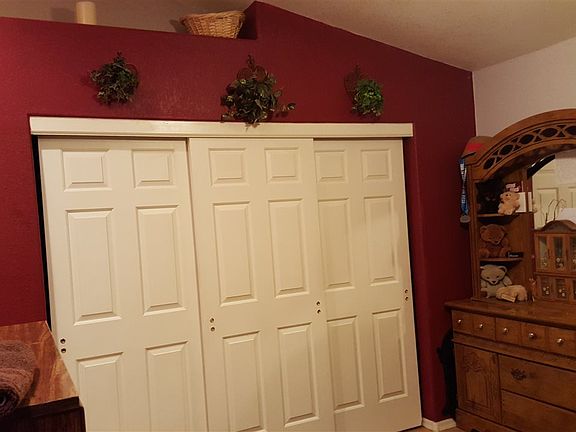5th image of 739 S Dalton Ave