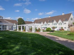 53 Warren St APT 112, Newburyport, MA 01950