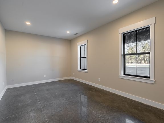 3rd image of 128 Greenview Dr #103