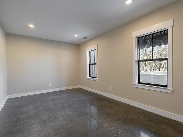 128 Greenview Dr #101 — Photo 3