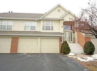 30W010 Cedar Ct, Warrenville, IL