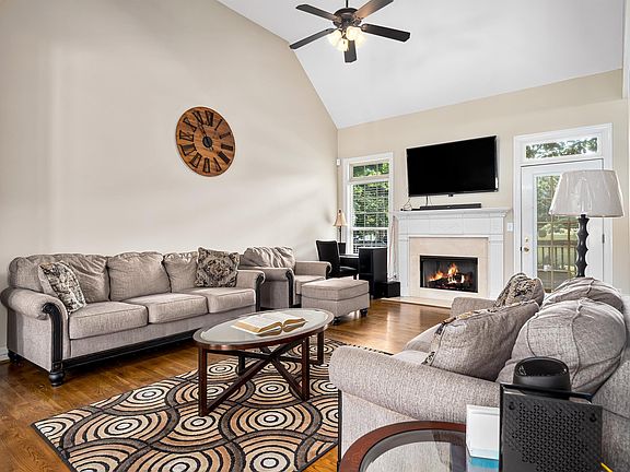 5th image of 5319 Whispering Pines Dr