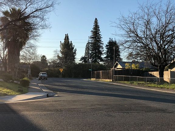 4th image of 6808 Janet Dr