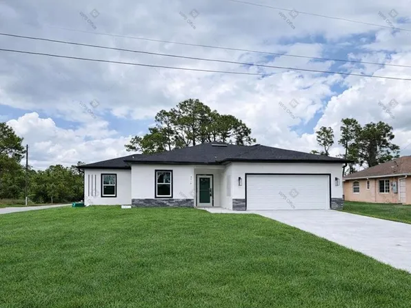 4018 3rd St W, Lehigh Acres, FL 33971