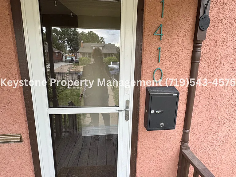 1410 Carteret Ave — Photo 2