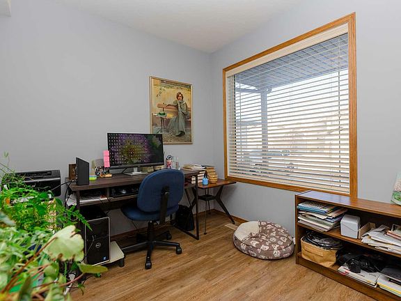 5th image of 6220 Orr Dr #160