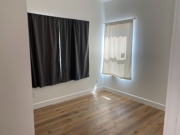 4th image of 217 S California St