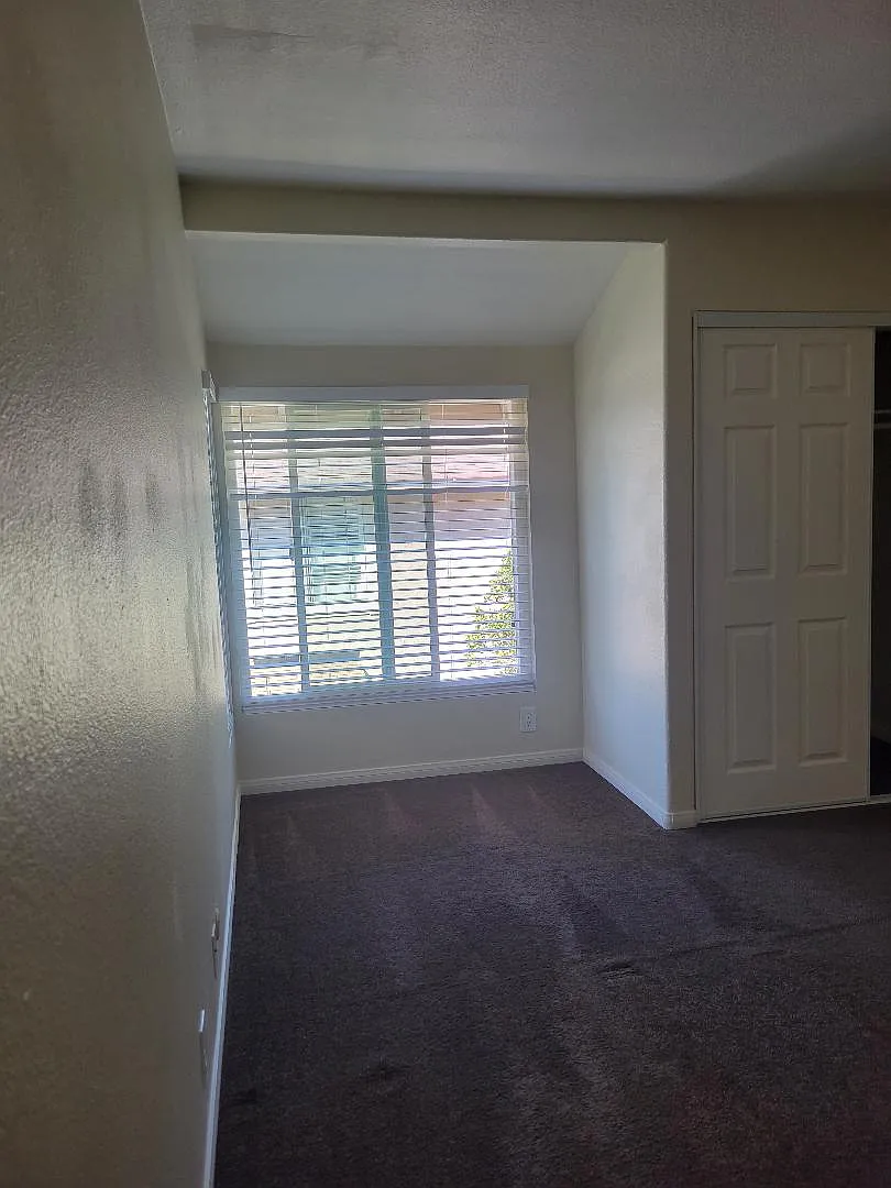 3 bed, 1183 sqft, $3,300 — Photo 1