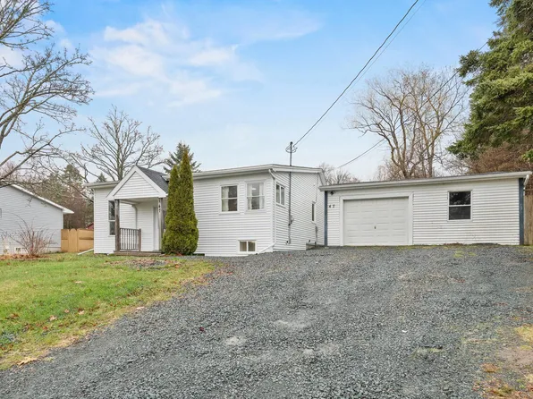 47 Hillcrest Ave, Lower Sackville, NS B4C 1X2