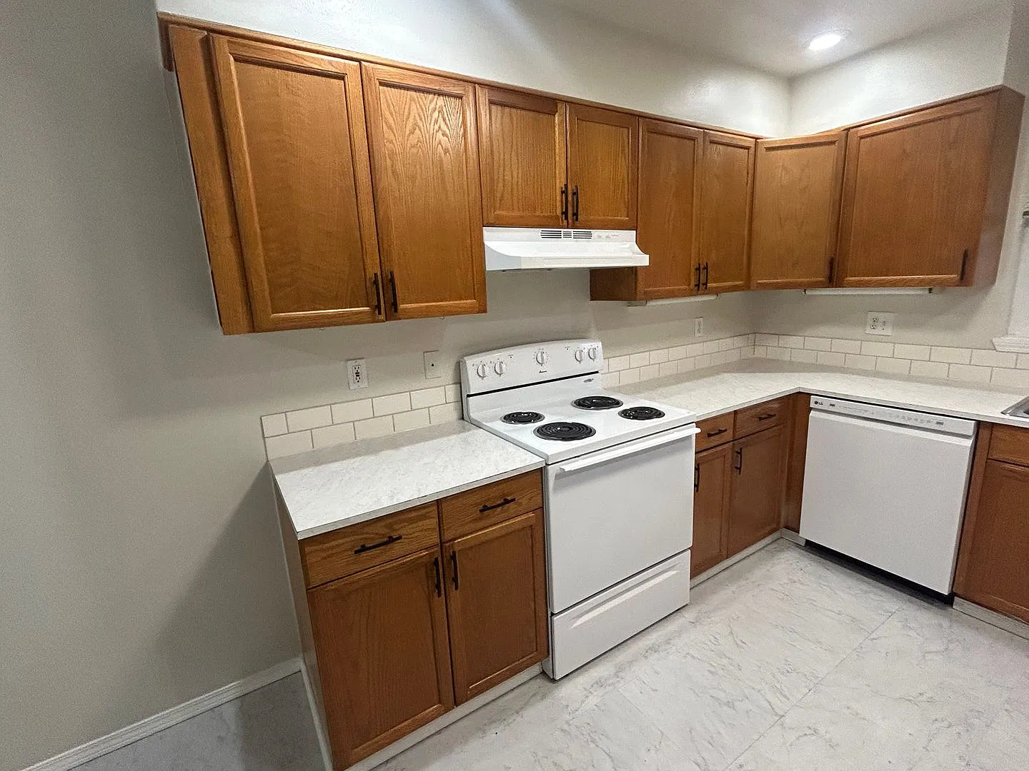 4 Bedroom Single Level Home in Philomath, Pets welcome! Fully Fenced Backyard! — Photo 4