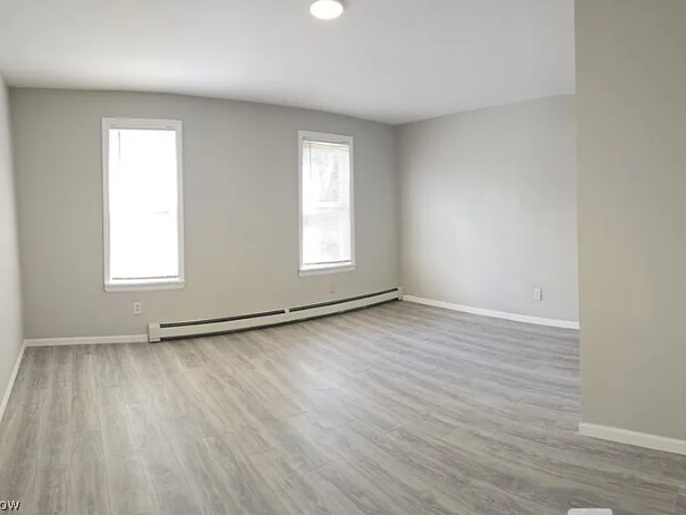 3010 Daisy Ave #UP — Photo 2
