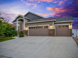 885 Shirttail Peak Dr, Windsor, CO 80550