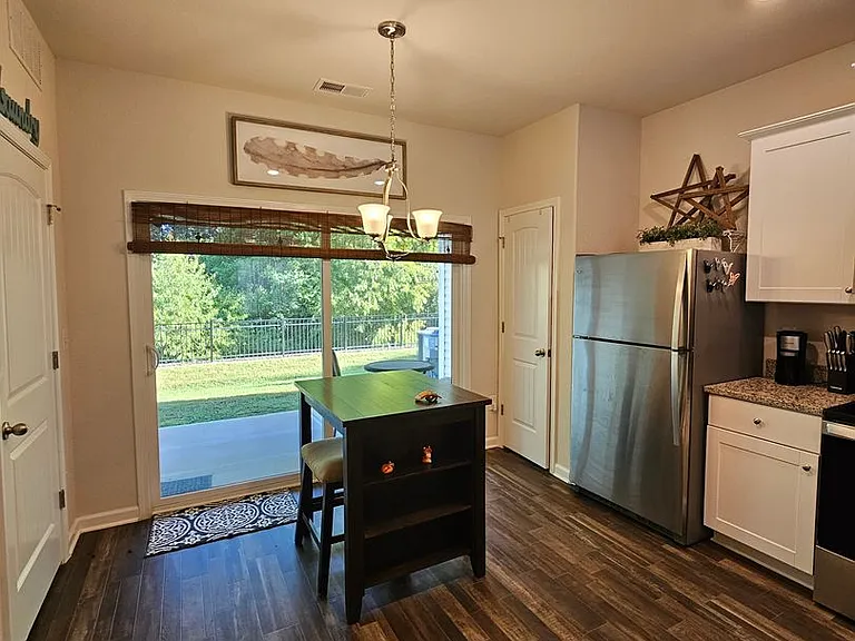 202 Chandler Ct — Photo 7