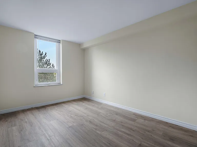 8325 Riverside Dr E — Photo 14