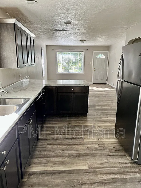 3 bed, 2.0 bath, $1,500 — Photo 4