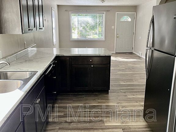 4th image of 606 S 27th St