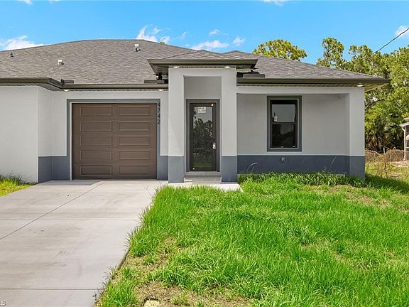3rd image of 4742-4744 Golfview BLVD