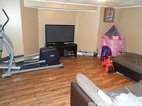 5th image of 947 W Prosperity Ave