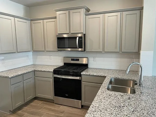 3714 Malibu Dr — Photo 6