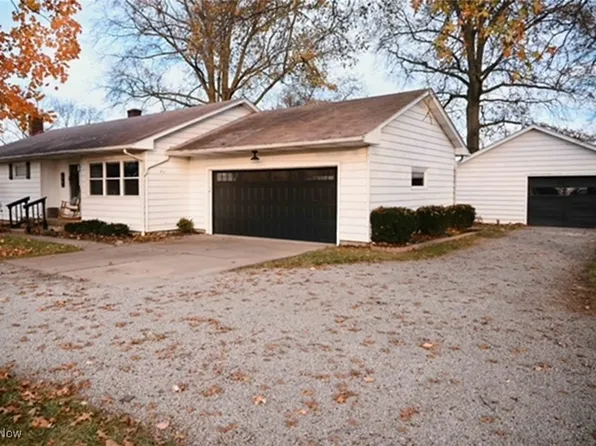 559 Dalton Fox Lake Rd, Dalton, OH 44618