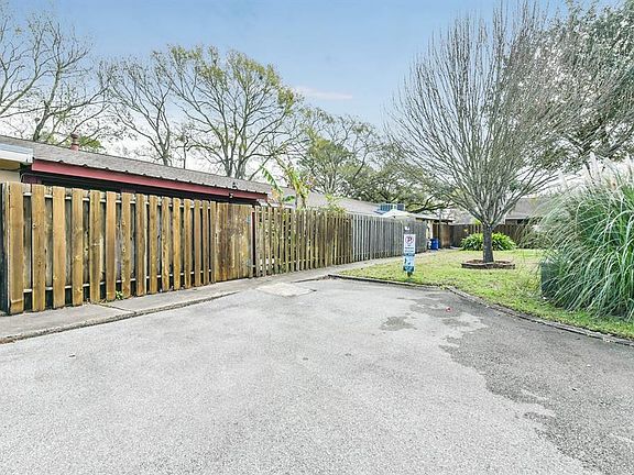 5th image of 16516 Diana Ln