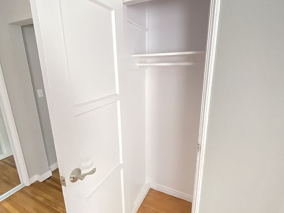 4th image of 578 N Kingsley Dr #1/2