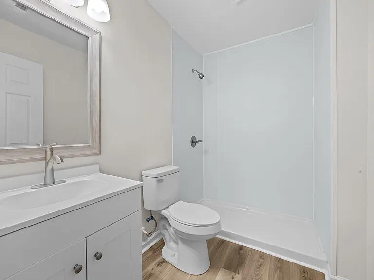 1005 E Russell Ave — Photo 5