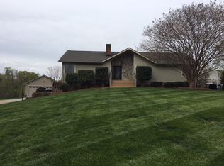 9080 Leisure Point Ln, Belews Creek, NC 27009