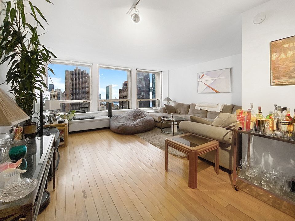 1st image of 330 E 33rd St APT 20K