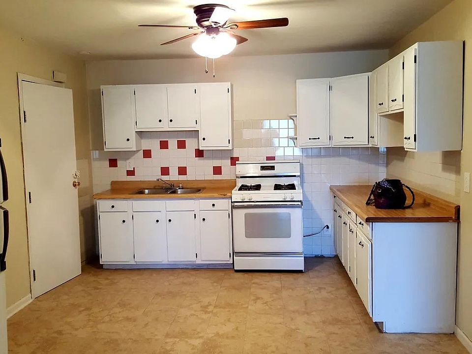 1st image of 3196 N Milwaukee Ave #2F
