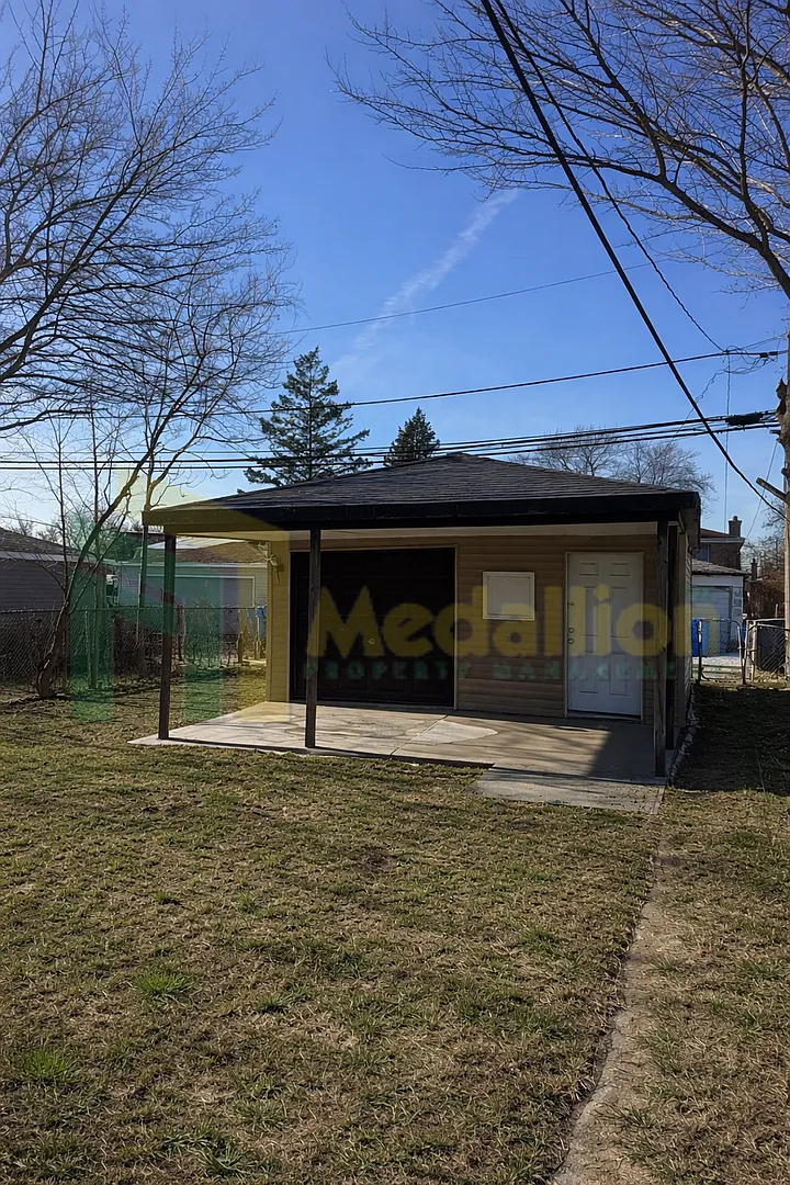 Building Photo - 9648 S Yale Ave