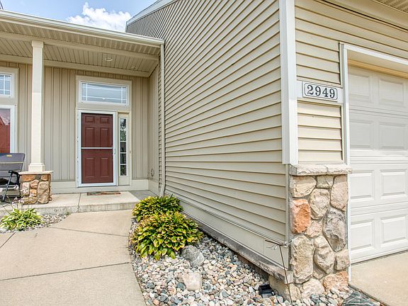 3rd image of 2949 Pebblestone Dr